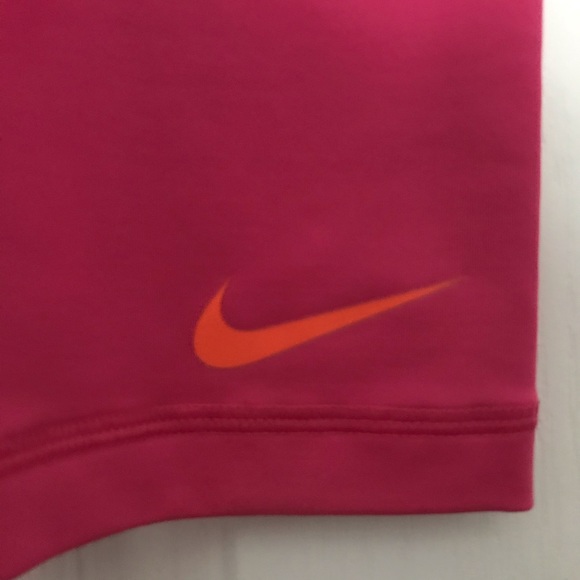 Nike Pro athletic cropped leggings. Size Medium Barbiecore pink - Picture 4 of 8